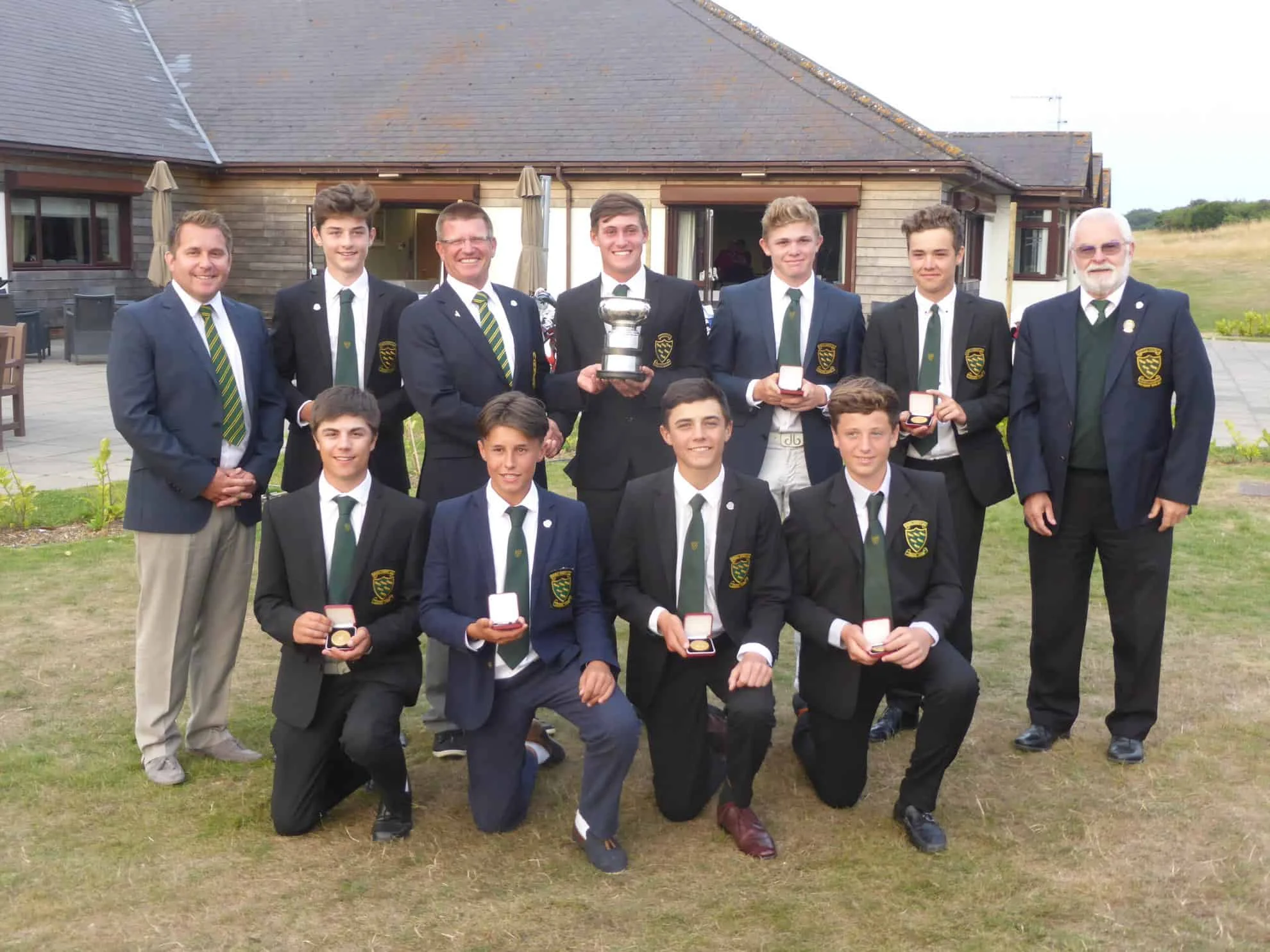 Sussex retain Junior Foursomes title